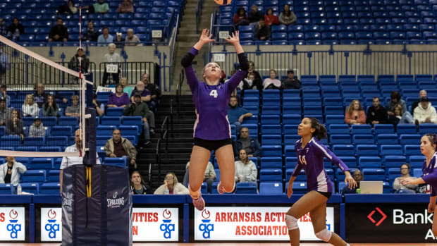 6A-Volleyball-Finals-Fayetteville-HarBer0026