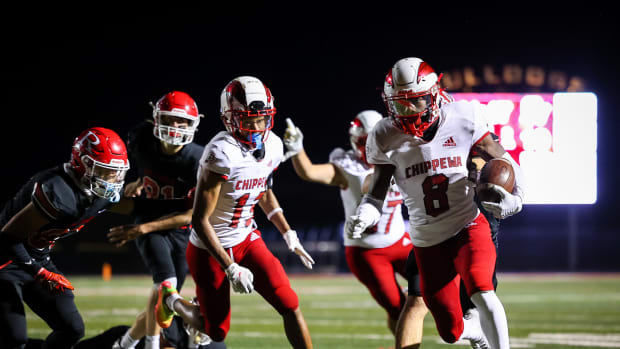 Romeo High School defeated Chippewa Valley 21-17 on October 7 in Romeo, Michigan.