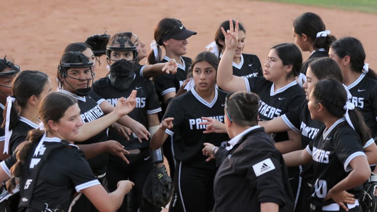Emma Ramirez homers to lead Laredo United South to historic sweep of rival (photos)