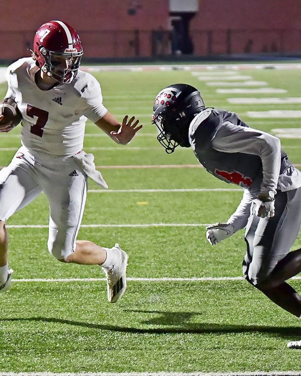 Ri Fletcher ran for two touchdowns, including the game-winning TD in the final minute to lift Hartselle to a 29-26 win over Muscle Shoals in a Class 6A Alabama high school football showdown on September 30, 2022.