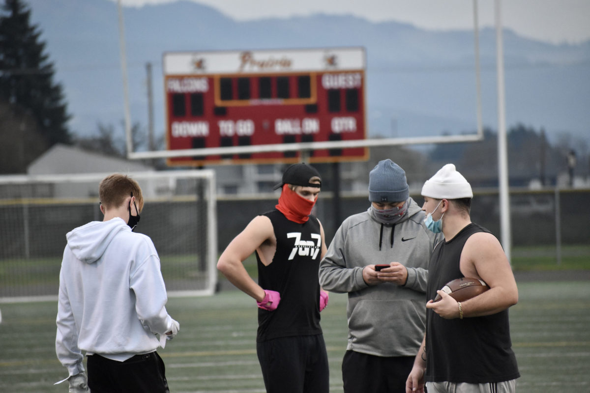 2021-01-20-at-7.14.58-PMprairie_football_masks_covid_pods_practice-3-scaled