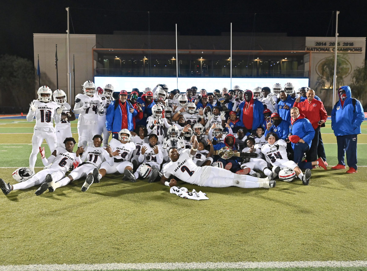 GEICO-State-Champions-Bowl-Series-December-17-2021.-Chaminade-Madonna-vs-Highland.-Photo-by-Jann-Hendry80